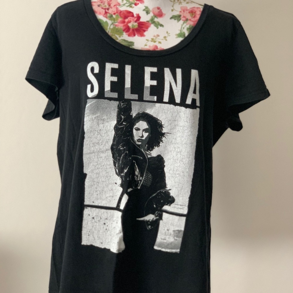 Torrid Selena Scoop T-Shirt Women's Plus Size 1X